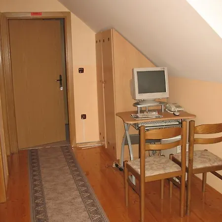 Turisticna Kmetija Dervaric Bivanje na kmetiji *