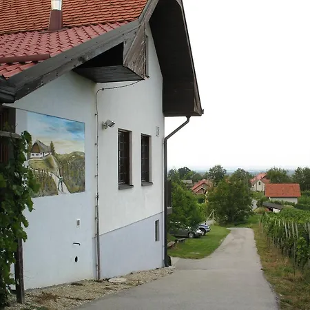 Farma Turisticna Kmetija Dervaric *