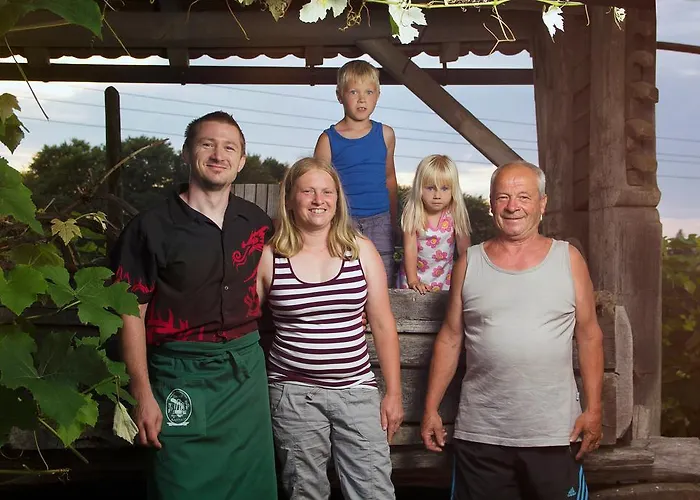 Turisticna Kmetija Dervaric 农家乐